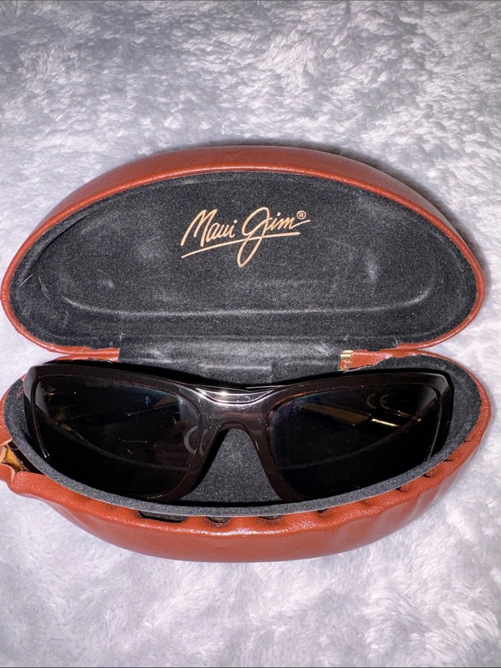MAUI JIM SUNGLASSES & CASE
